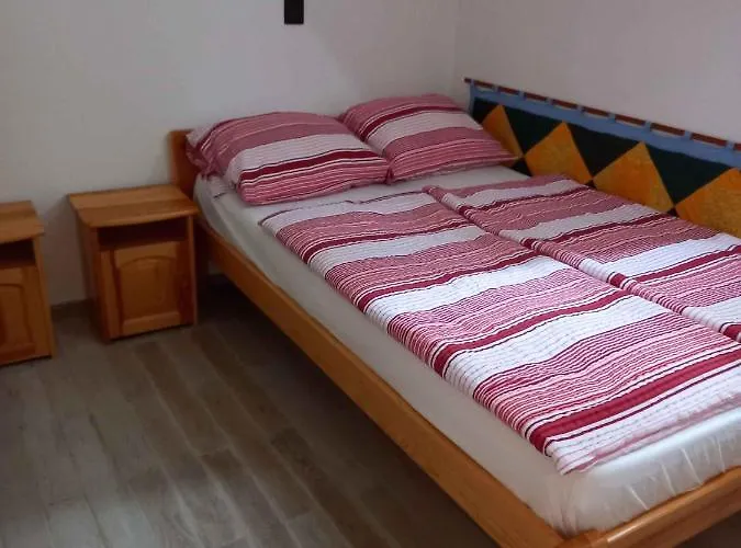 Feriehus In 42694 Balatongyörök