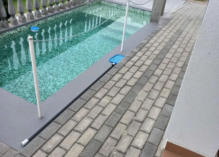 In 42694 * Balatongyörök