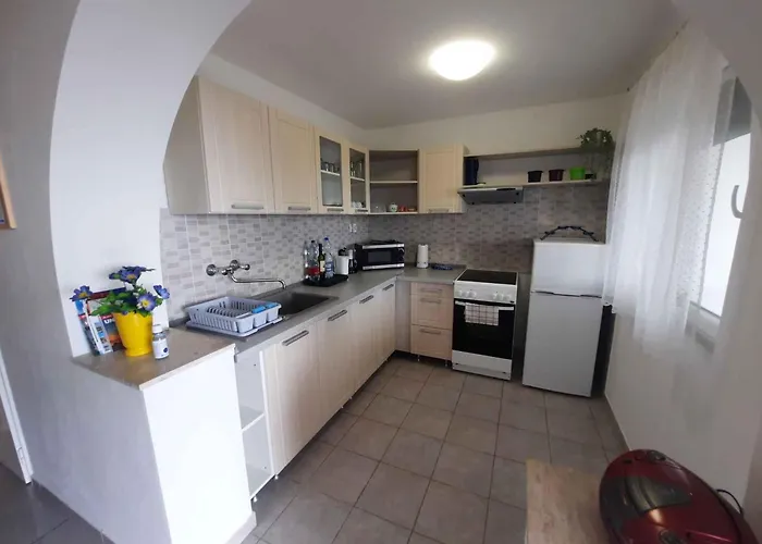 Feriehus In 42694 Balatongyörök